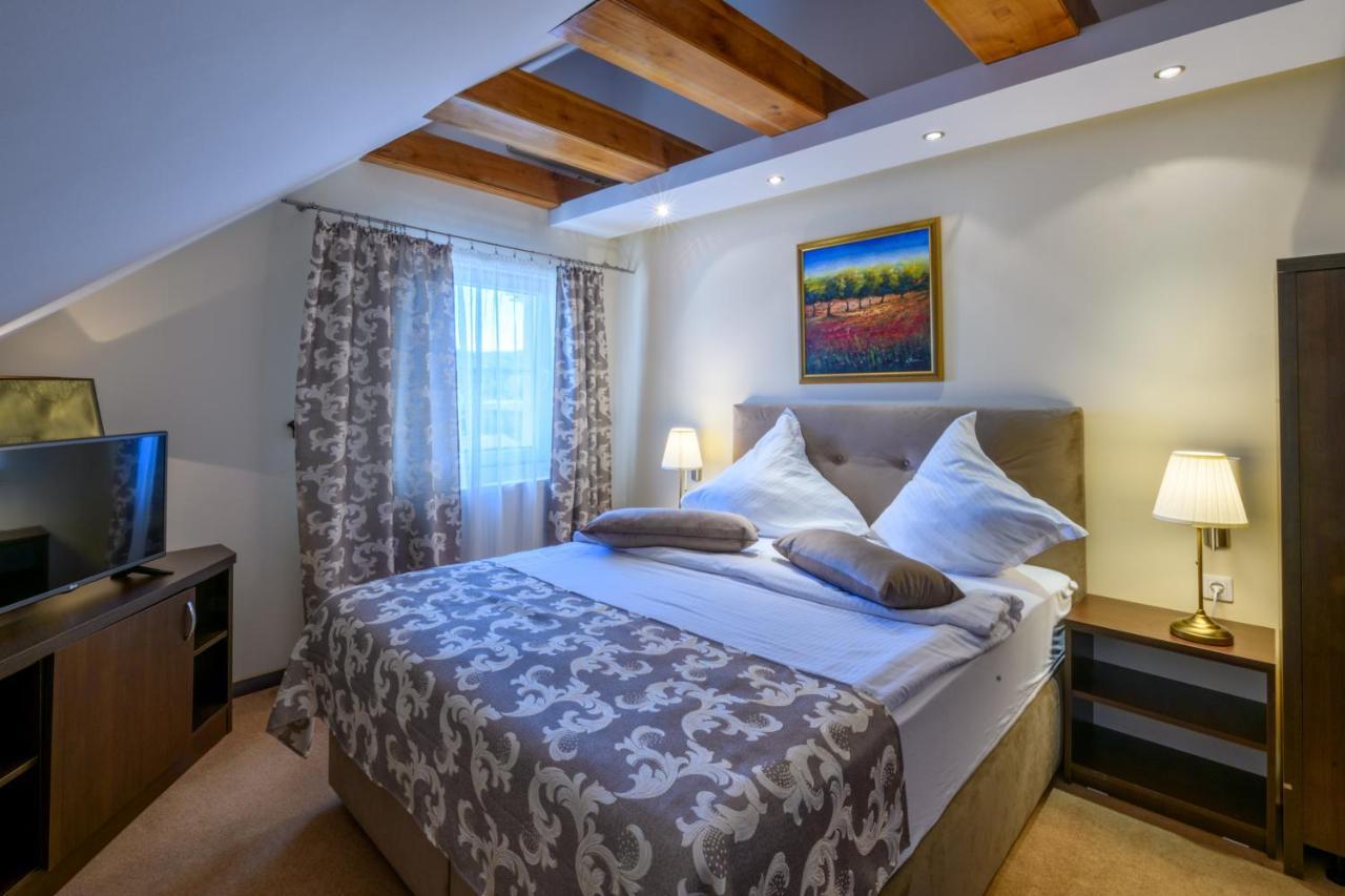 Caransebeş Vila Palace מראה חיצוני תמונה